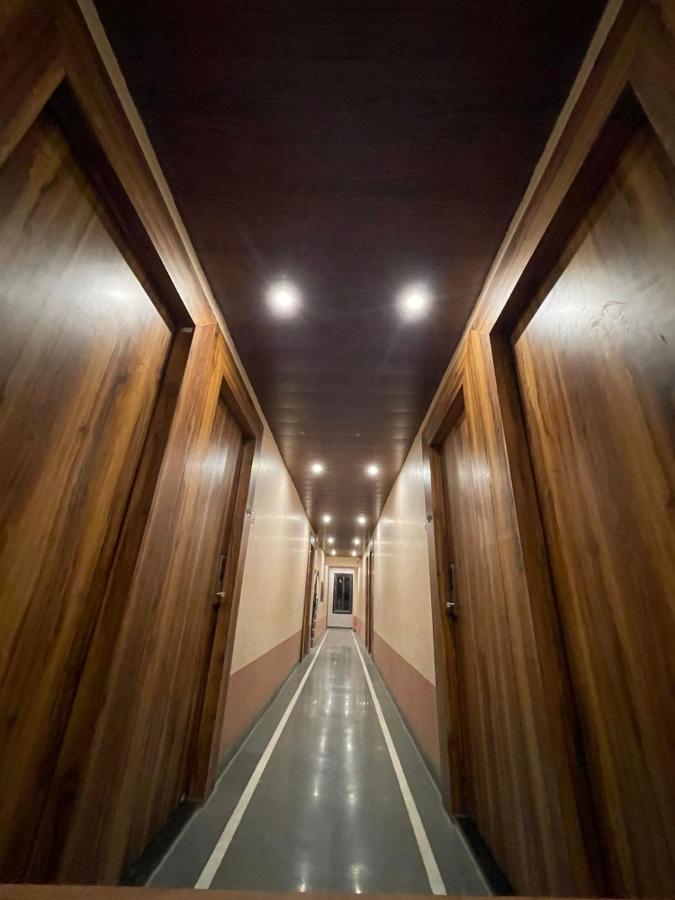 Hotel Vardhan 실바사 외부 사진