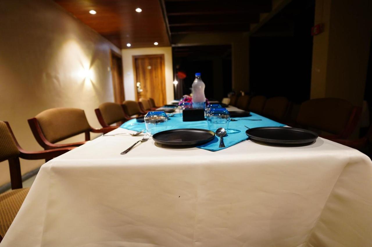Hotel Vardhan 실바사 외부 사진